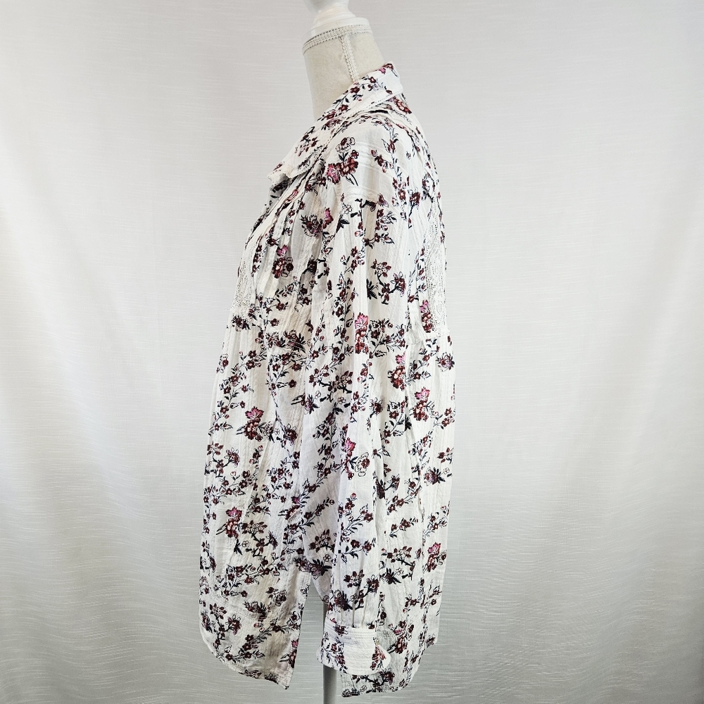 Anthropologie Pilcro Collared Pintuck Floral Blouse size Medium - Picture 9 of 14